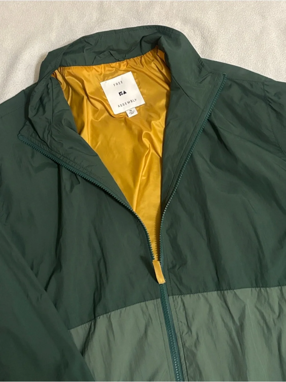 Men's Two-Tone Green Windbreaker Jacket - Picture 2 of 2